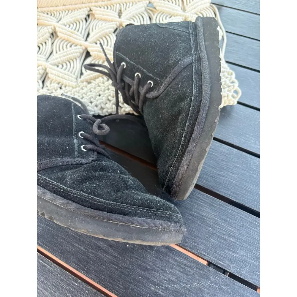 Ugg Kids Neumel II Black Chukka Ankle Boots Size 4 Suede Leather Winter Booties